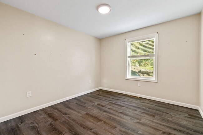 Building Photo - 3 1/2 Baltimore Street