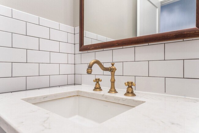 Building Photo - 960-968 Parsons Ave and 531-535 Whittier S...