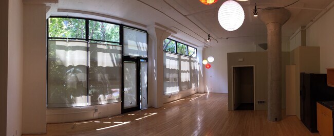 Building Photo - Highly sought after live/work space for le...