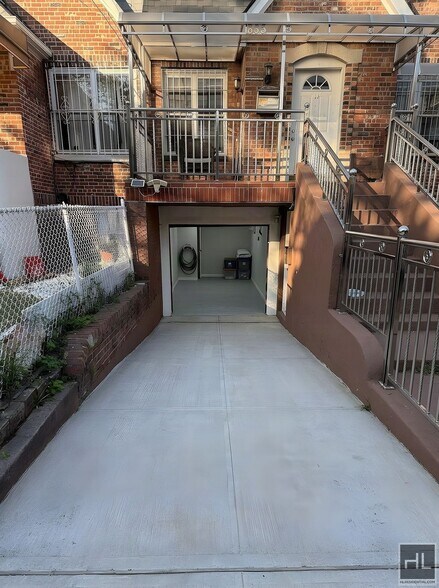 Building Photo - EAST 96 STREET