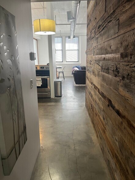 Building Photo - 523 Grand Blvd