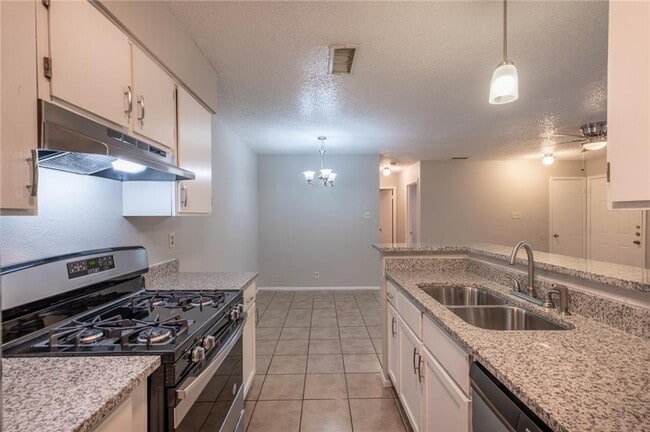 Building Photo - 12901 Chromite St