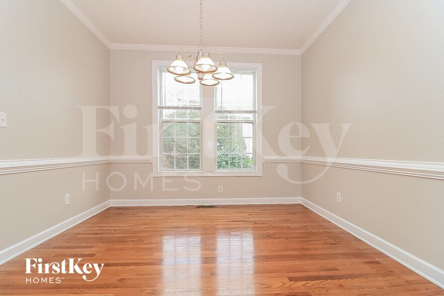 Building Photo - 218 Sweetbriar Ct