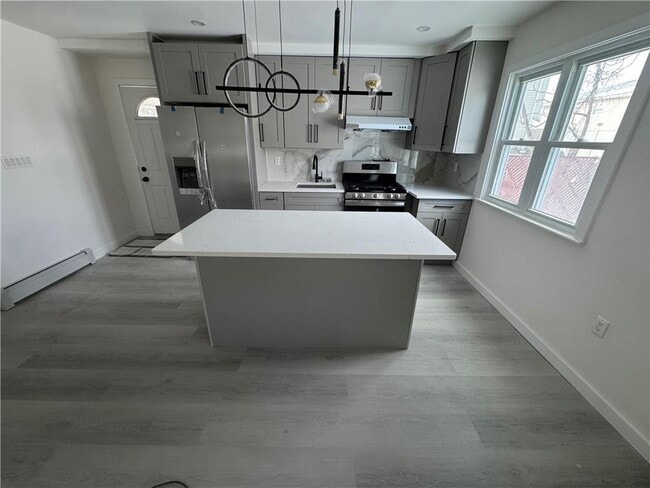 Building Photo - 47 Carpenter Ave