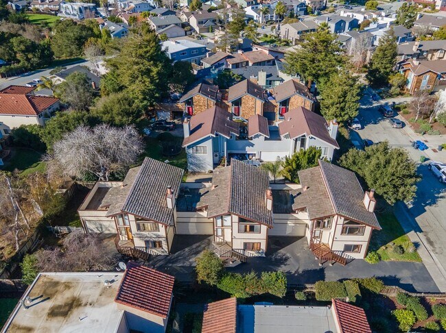 Building Photo - Penasquitas Drive Townhomes