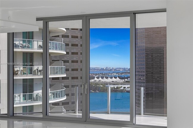 Building Photo - 300 Biscayne Blvd Way