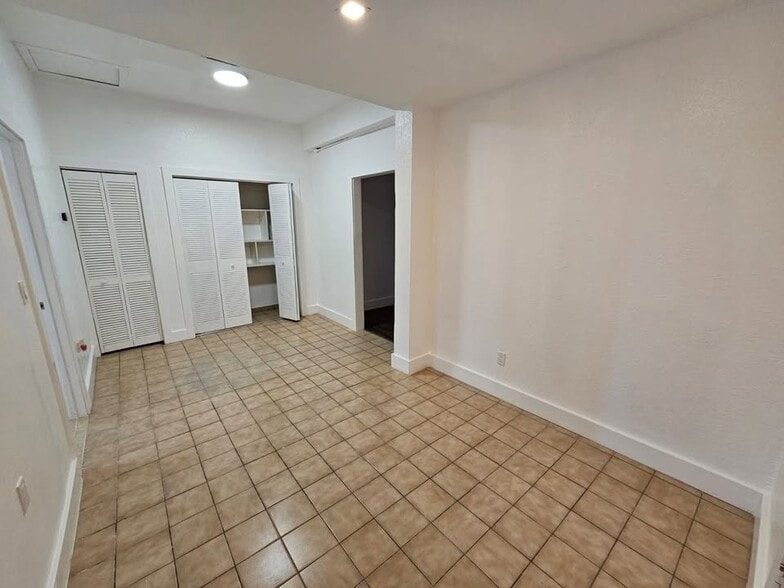 Building Photo - 11320 NW 59th Ave