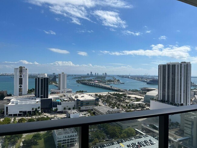 Building Photo - 1600 NE 1st Ave