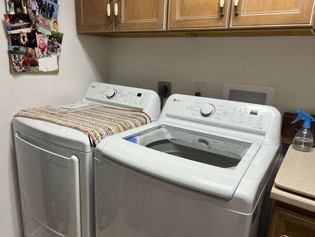 Building Photo - 410 Rio Casa Dr S