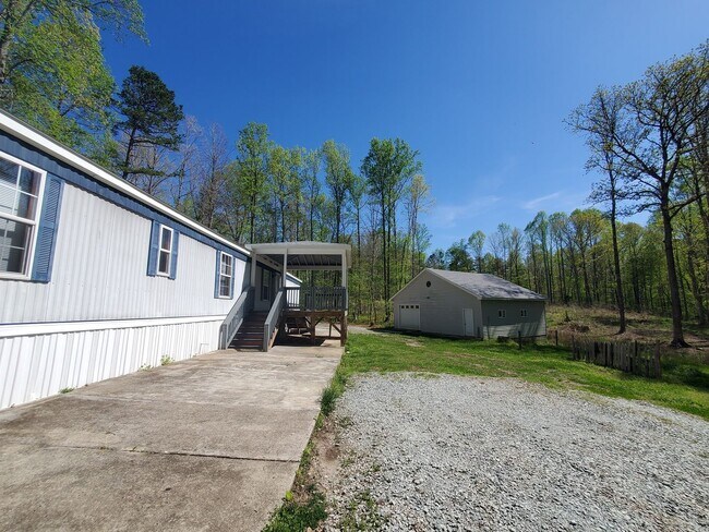 Building Photo - Ready to Move in