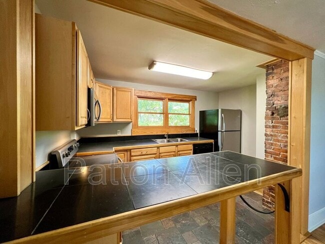 Building Photo - 5 Shady Cv Ln