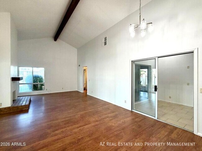 Building Photo - 2901 W Sierra St