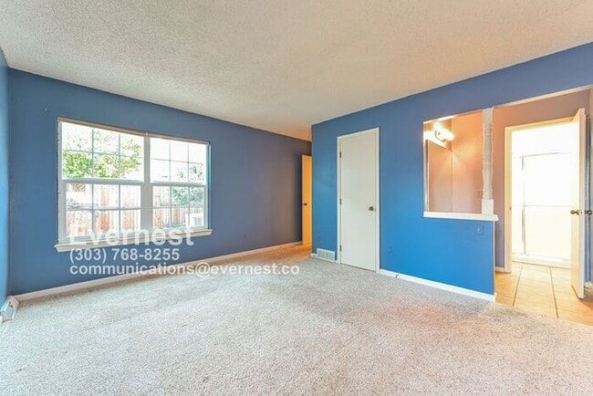 Building Photo - 2-Bedroom Home with Modern Amenities and C...