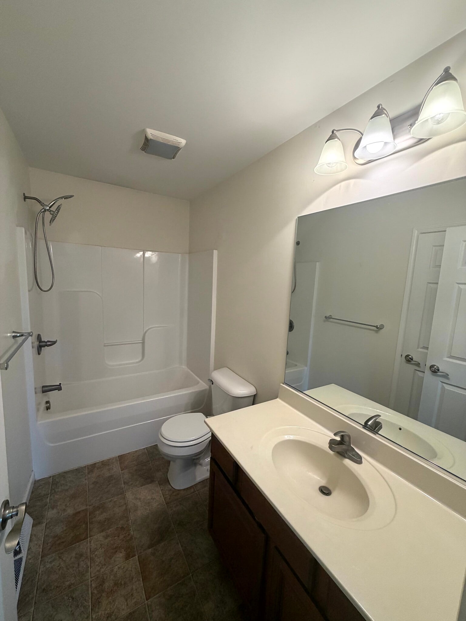Building Photo - 1204 Admirals Walk Dr