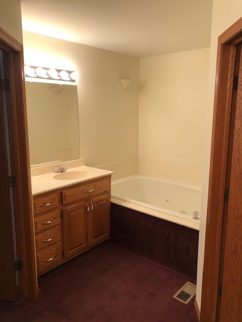 Master Bath jacuzzi tub - 2311 Connecticut Ave