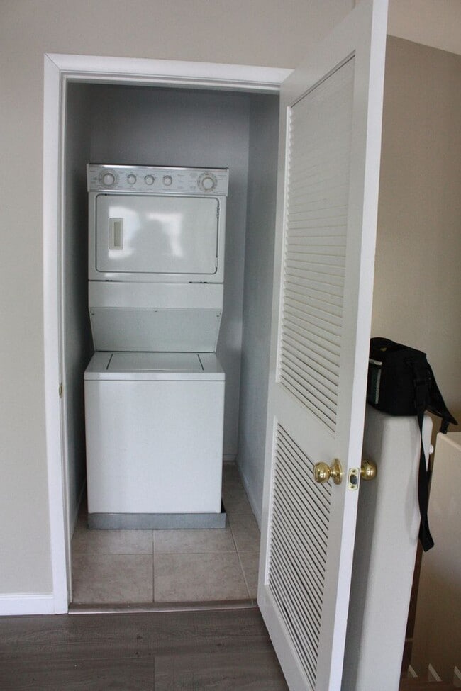 Building Photo - Remarkable totally renovated 2bed 2bath townhome is SW Las Vegas