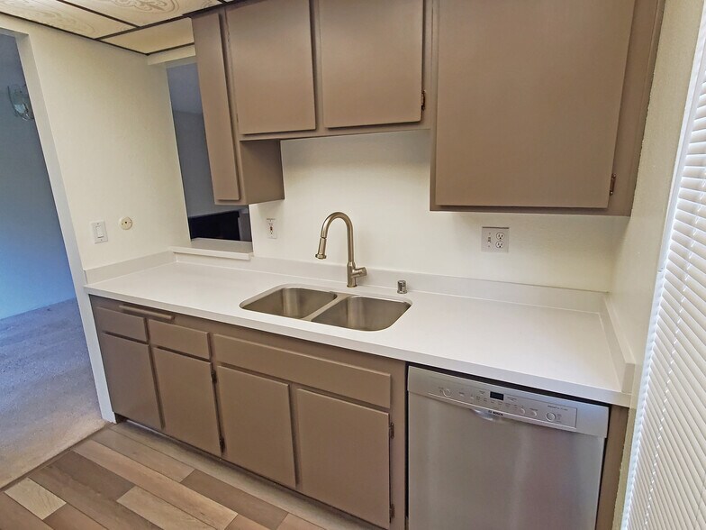 Building Photo - 9204 Summertime Ln