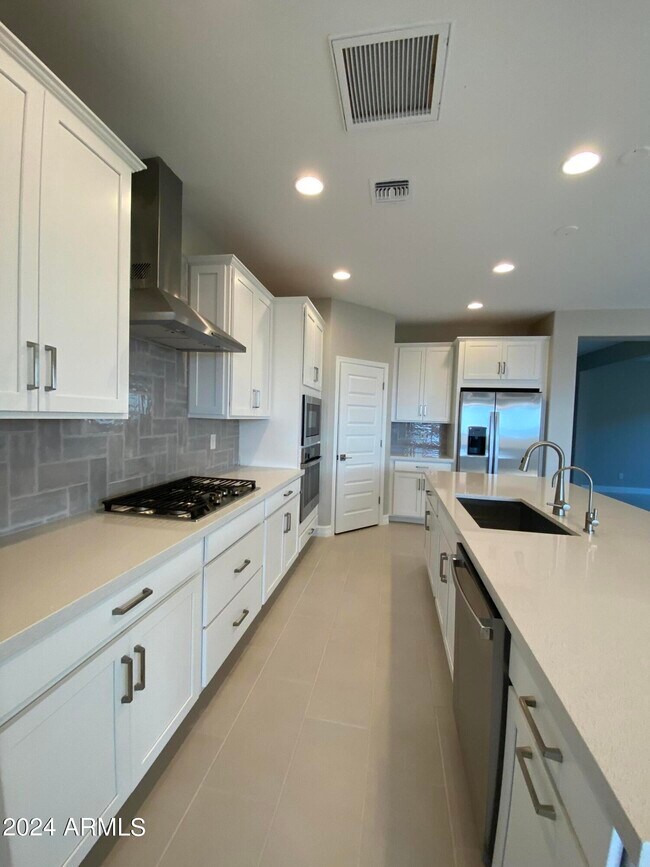Building Photo - 8826 W Medlock Dr