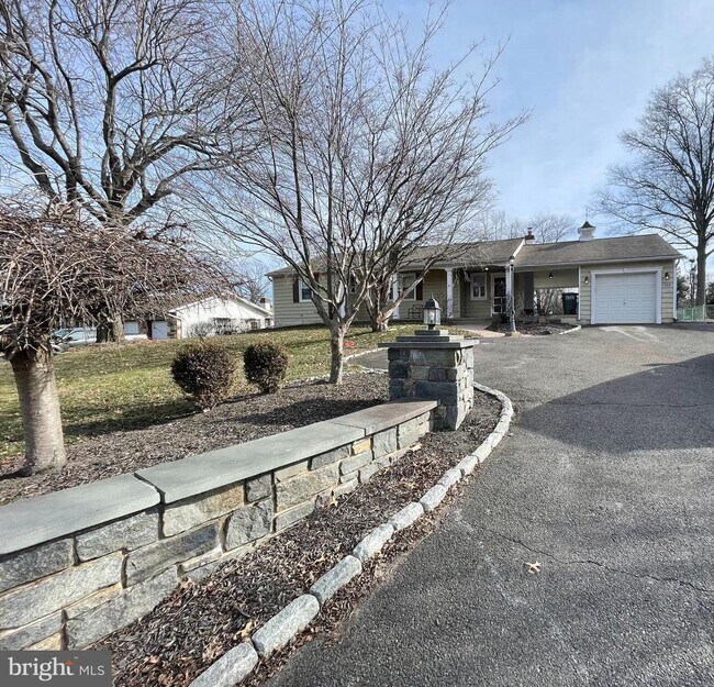 Building Photo - 1365 Davisville Rd