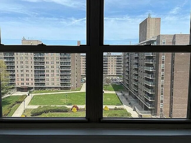 Building Photo - Charming 1BR Condo in Brooklyn