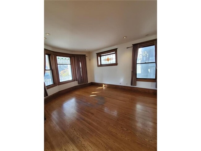 Building Photo - 1712 W 31st St
