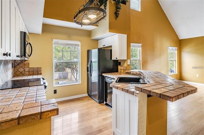 Building Photo - 9156 Lake Chase Island Way