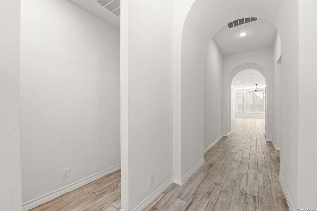 Building Photo - 1732 Doubleday Ln