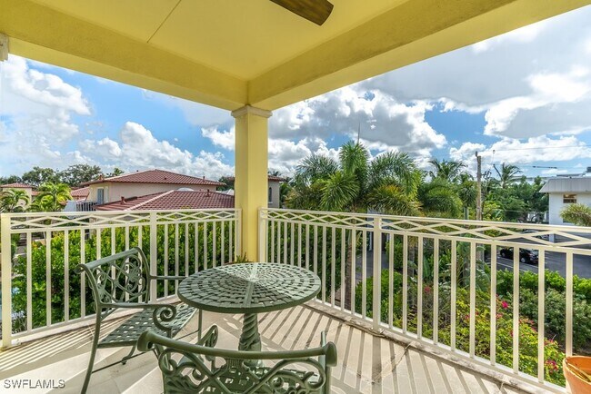 Building Photo - 300 3rd Ave S