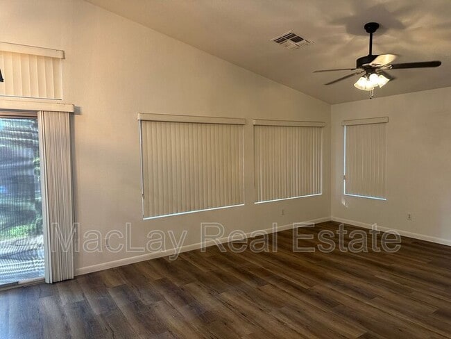 Building Photo - 334 N Duffy Way