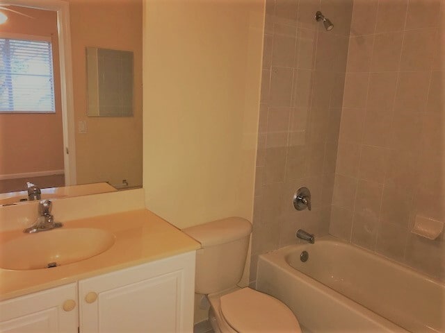 Building Photo - Beautiful Townhome in Tuscany