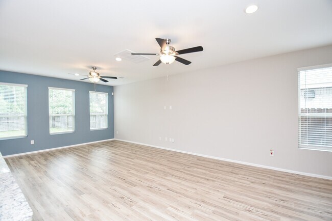 Building Photo - 22707 Bolanzo Ln