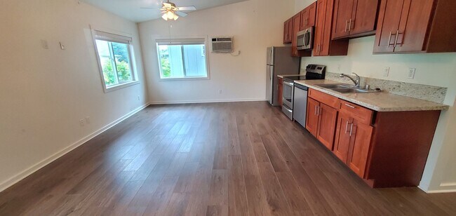 Building Photo - AVAILABLE NOW! 2 bed, 2 bath Duplex unit in Kailua Town