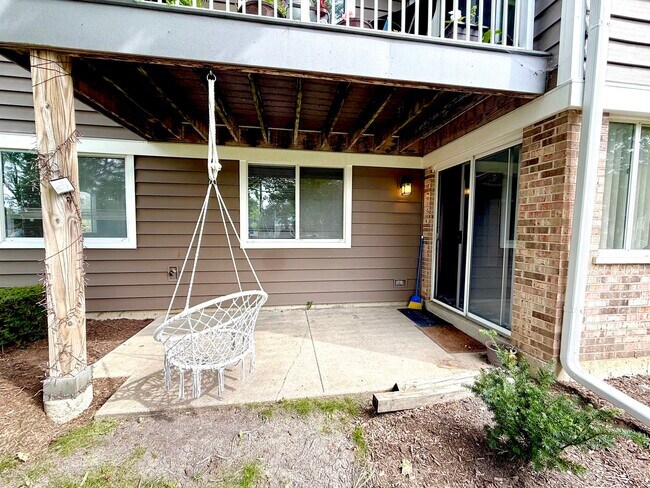 Building Photo - 601 Hanover Ct