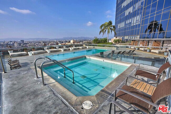 Building Photo - 1100 Wilshire Blvd