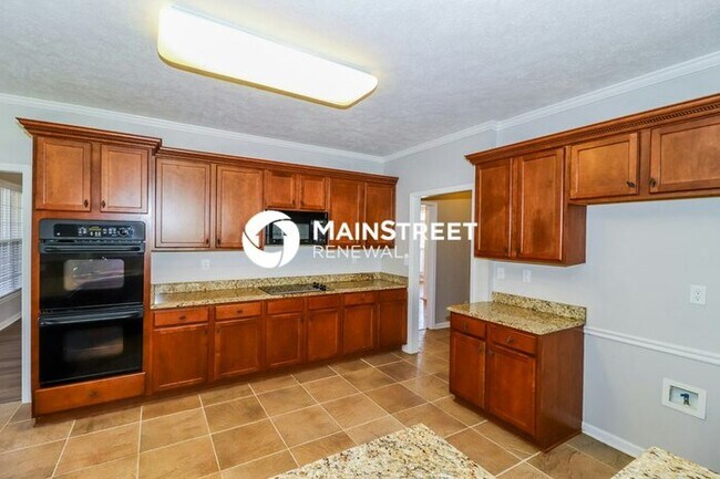 Building Photo - 5 Bedroom Pet-Friendly Home in CORDOVA, TN with Main Street Renewal