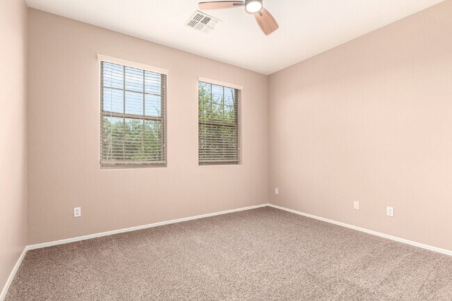 Building Photo - 15204 W Westview Dr