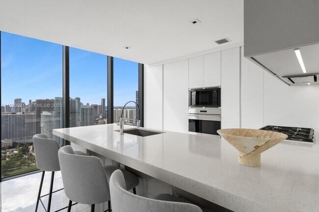 Building Photo - 788 NE 23rd St