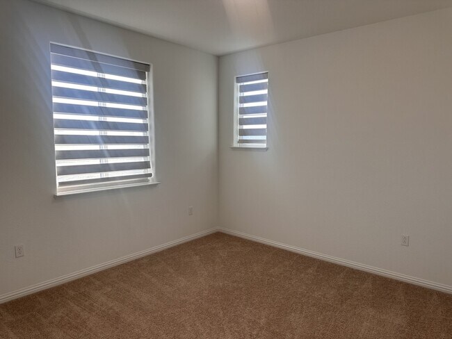 Building Photo - 16172 Abernathy Ct