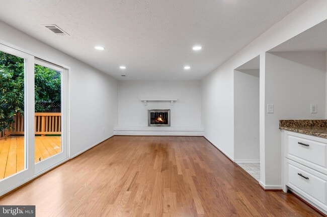 Building Photo - 9410 Onion Patch Dr