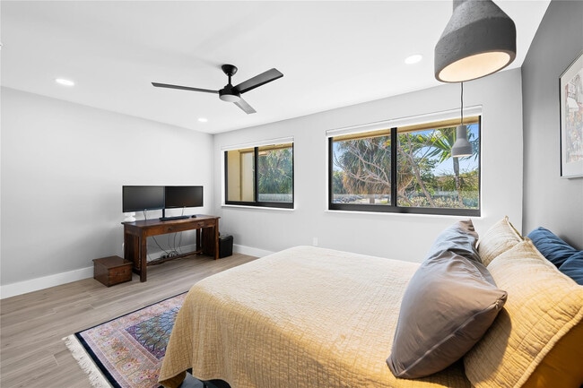 Building Photo - 340 City View Dr