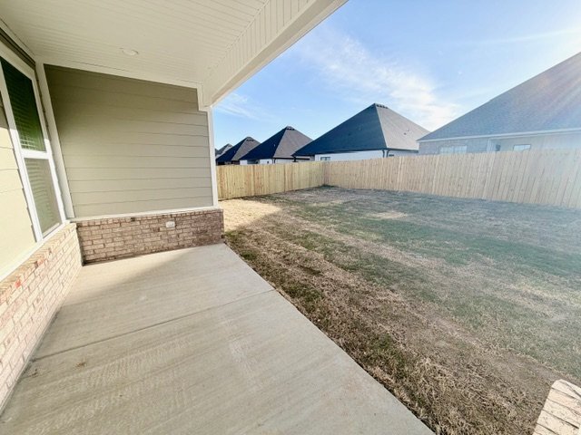 Building Photo - 502 S Calico Ave