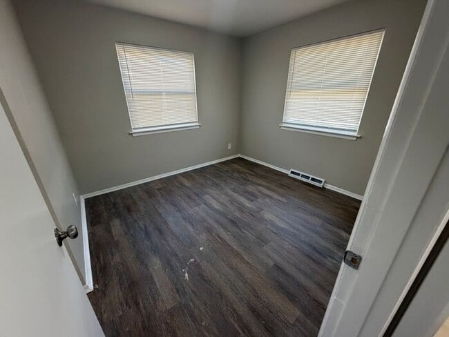 Building Photo - 3 Bed 1 Bath Berkeley home