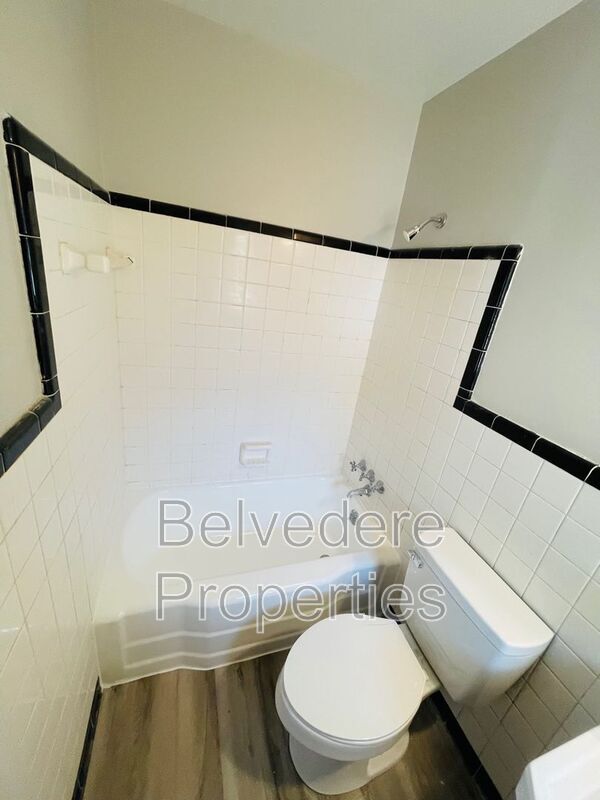 Building Photo - 217 McIver St