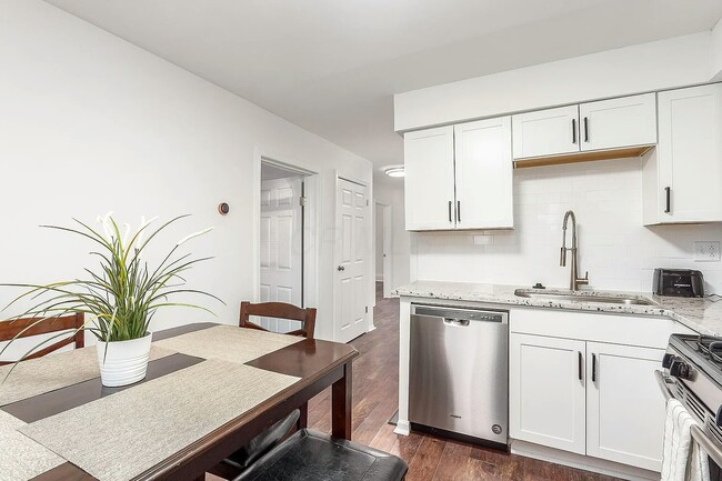 Building Photo - 413 S Ohio Ave