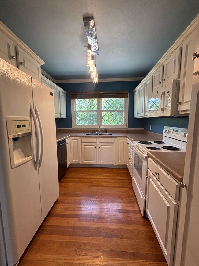 Building Photo - 3479 Overbrook Dr
