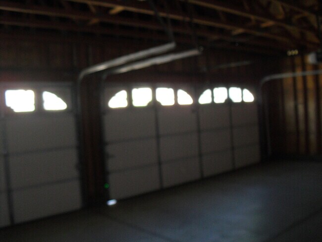 Building Photo - 4209 Grandview Dr