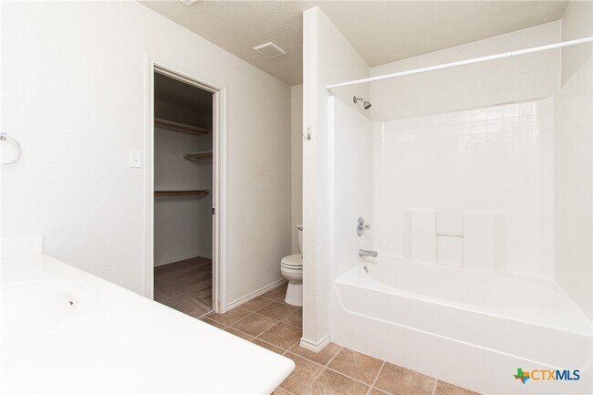 Building Photo - 3902 Bolivar Dr