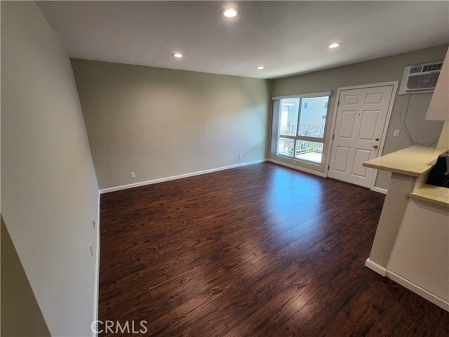 Building Photo - 7925 Vineland Ave