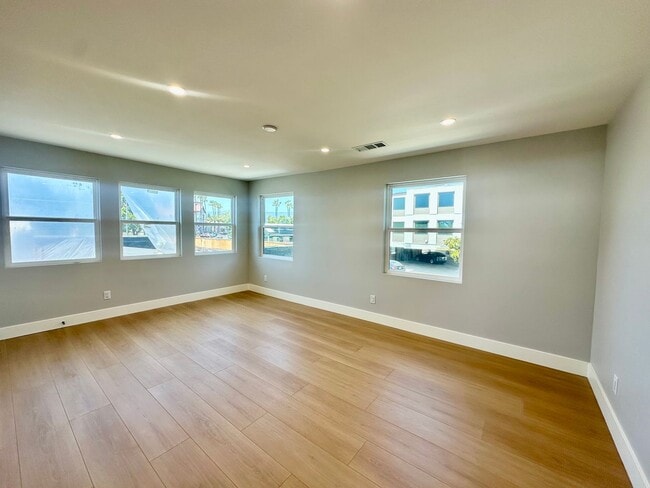 Building Photo - Beautiful, Brand New Sunnyvale Home -Walk ...