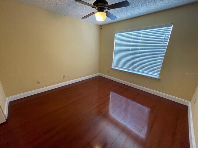 Building Photo - 2550 N Alafaya Trail